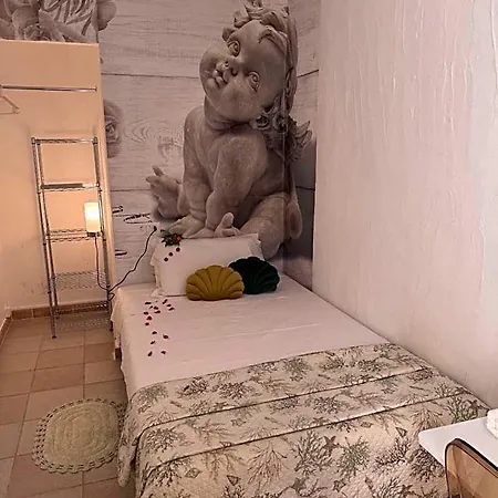 Oda ve Kahvaltı Oltremare