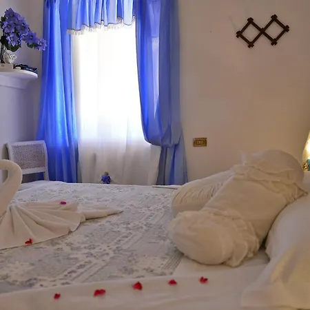 Oda ve Kahvaltı Oltremare